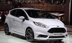 Ô tô Ford đang có mức giá thấp kỷ lục, đại lý phải chịu lỗ hơn 100 triệu đồng