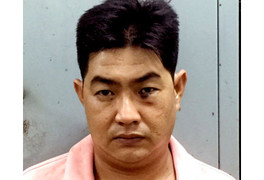 Nam thanh niên chạy xe tay gas giật đồ du khách