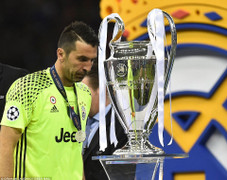 Buffon: Có lẽ chúng tôi chạy nhiều quá