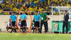Hy hữu: Hà Nội nắng nóng kỷ lục, trọng tài bỏ dở trận đấu