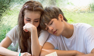 Hậu chia tay Cường Seven, MLee tình tứ bên trai lạ