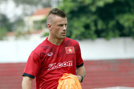 Thiếu quân trầm trọng, tuyển Việt Nam dùng 'cầu thủ' đặc biệt