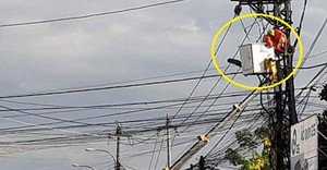 Đang sửa chữa, một công nhân bị điện giật bất tỉnh