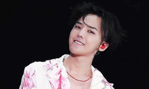 G-Dragon 'cháy' hết mình trong đêm nhạc giữa lùm xùm của T.O.P