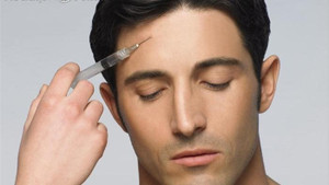 Vì sao ngày càng nhiều đàn ông phẫu thuật thẩm mỹ?