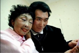 Cụ bà 71 tuổi 'dao kéo' để xứng đôi với chồng 37 tuổi và cái kết bất ngờ