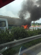 Video: Hiện trường xe chở xi măng bốc cháy trên cao tốc Pháp Vân - Cầu Giẽ