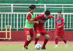 Việt Nam vs Jordan: Hữu Thắng dùng Huy Hùng hỗ trợ Tuấn Anh-Xuân Trường?