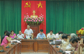 Sau dồn điền đổi thửa, Quốc Oai mời người dân lên trụ sở nhận sổ đỏ