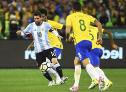 Video xem trực tiếp Singapore vs Argentina: Messi cho Singapore ăn quả lừa