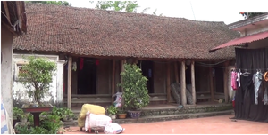 Video: Cận cảnh 2 ngôi nhà gần 200 năm tuổi sắp sập ở làng cổ Đường Lâm