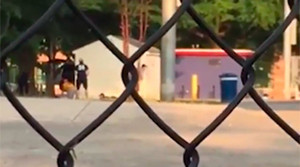 Video: Khoảnh khắc tay súng điên cuồng bắn trọng thương nghị sĩ Mỹ