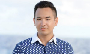 Việt Quang lần đầu ra Trường Sa biểu diễn văn nghệ