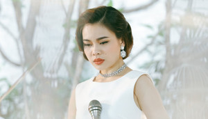 Giang Hồng Ngọc hóa quý cô cổ điển đài các trong MV nhạc xưa