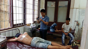 Công an xã nổ súng bắn nhóm thanh niên nhập viện: Yêu cầu điều tra làm rõ