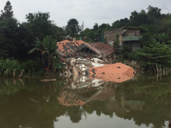 Video: Căn biệt thự gần 4 tỷ đồng sập trong đêm ở Đắk Nông