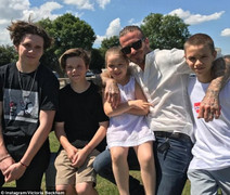 Video: Tâm sự đầy nước mắt của David Beckham trong ‘Ngày của cha’