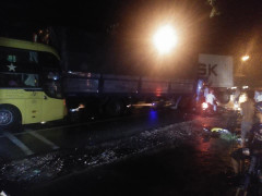 Xe container gây tai nạn liên hoàn, tài xế bỏ trốn khỏi hiện trường