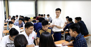 Lớp ôn thi đại học miễn phí của thầy giáo trẻ Học viện An ninh Nhân Dân