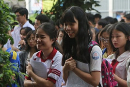 Thi THPT Quốc gia 2017: Thí sinh rạng rỡ vì 'trúng tủ' đề thi Ngữ Văn