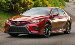 Toyota Camry 2018 'lột xác' đầy ngoạn mục, giá chỉ từ 530 triệu đồng
