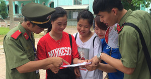 Hàng trăm sinh viên Học viện An ninh hào hứng tham gia tiếp sức mùa thi