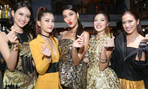 Bận rộn liên tục, Lan Khuê vẫn dành thời gian gặp gỡ học trò