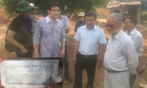 Đã tìm thấy bia nghi của lăng mộ vợ vua Tự Đức bị san phẳng làm bãi đậu xe