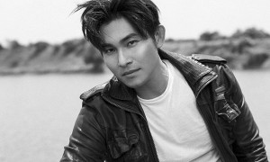 Nguyễn Hồng Ân không áp lực khi hát hit Jimmii Nguyễn