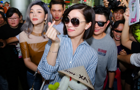 Xa Thi Mạn hạnh phúc vì nhận quà đặc biệt của fan Việt