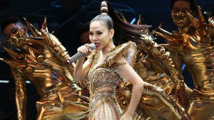 Concert 25 năm ca hát, Thu Minh cất cánh nhờ ‘phi công’ SlimV