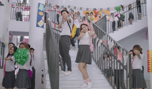 Soobin Hoàng Sơn – Suni Hạ Linh ‘quậy’ tưng bừng trong lớp học