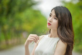 Nữ sinh ĐH Thái Nguyên cao như siêu mẫu đẹp cuốn hút trong bộ ảnh mới