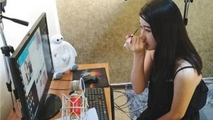 Những điều không ai thấu hiểu đằng sau nghề livestream nhận lương hàng chục triệu mỗi tháng