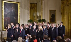 22 quan chức hưởng lương tối đa, con gái làm không công trong chính quyền Trump