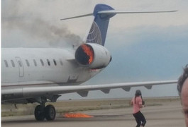 Video: Hành khách rụng rời nhìn động cơ máy bay cháy như đuốc