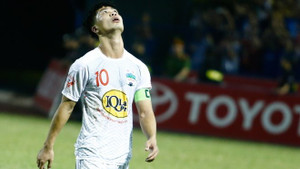 Video: Công Phượng lập cú đúp hỏng ăn trước khi hội quân U22 Việt Nam