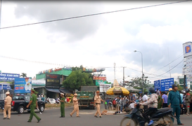 Hai mẹ con thương vong sau cú va chạm kinh hoàng với xe tải