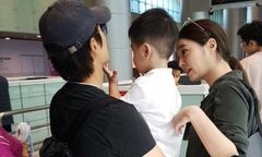 Vợ chồng Lee Byung Hun đưa con trai tới Đà Nẵng