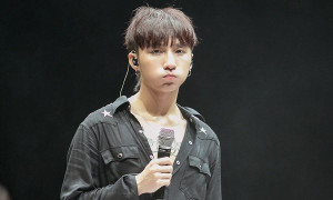 Sơn Tùng M-TP tập luyện suốt 5 tiếng đồng hồ cho buổi họp fan