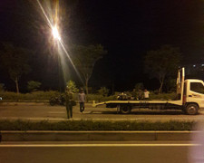 Chạy xe máy ngược chiều vào làn ô tô, đôi nam nữ chết thảm