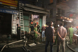 Ngôi nhà ở trung tâm Đà Nẵng bị thiêu rụi trong đêm