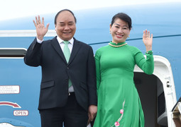 Thủ tướng đến Amsterdam, bắt đầu thăm Hà Lan