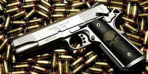 Ấn Độ: Nấu cơm muộn, vợ bị chồng bắn chết