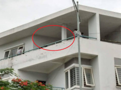 Thi thể người đàn ông trong ngôi nhà bỏ hoang ở Hà Nội