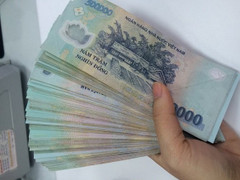 Hàng loạt ngân hàng giảm lãi suất, cho vay khởi nghiệp