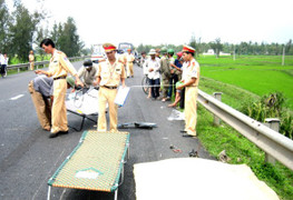 Xe máy mất phanh, 2 cán bộ kiểm lâm thiệt mạng