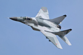 Video: MiG-29 bốc cháy ngùn ngụt khi cất cánh tại Belarus