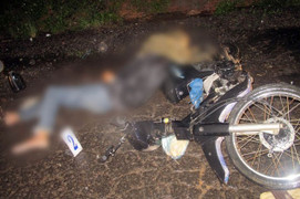 Hy hữu: Bị áo mưa siết cổ khi đi xe máy, người đàn ông thiệt mạng