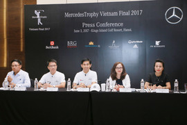 SeABank tài trợ 800 triệu cho golf thủ chinh phục HIO giải Golf Mercedes Trophy